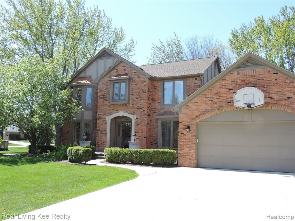1885 Snowden Court Rochester Hills, MI 48306 - Photo 2 of 47