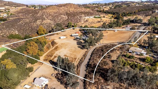 $1,150,000 | 23700 Oak Cir Drive, Wildomar, CA 92595