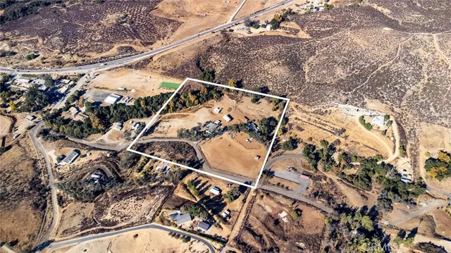 $1,150,000 | 23700 Oak Cir Drive, Wildomar, CA 92595