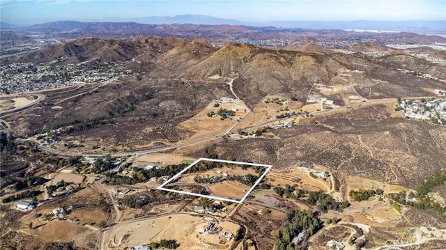 $1,150,000 | 23700 Oak Cir Drive, Wildomar, CA 92595