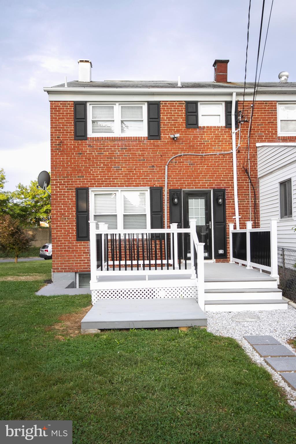 259 Southeastern Court Baltimore, MD 21221 - Photo 2 of 17 Exterior (Rear)