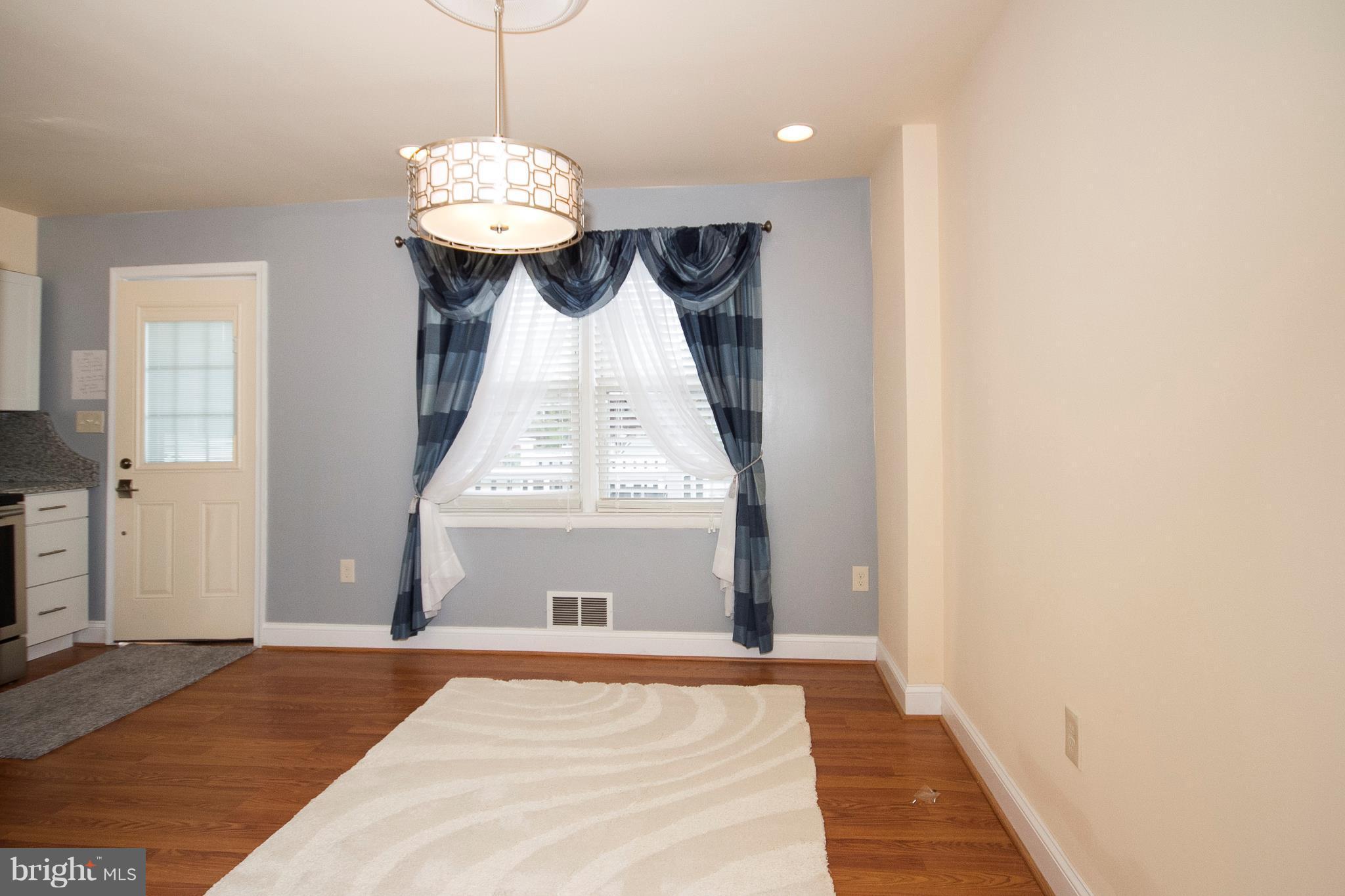 259 Southeastern Court Baltimore, MD 21221 - Photo 5 of 17 Dining Room