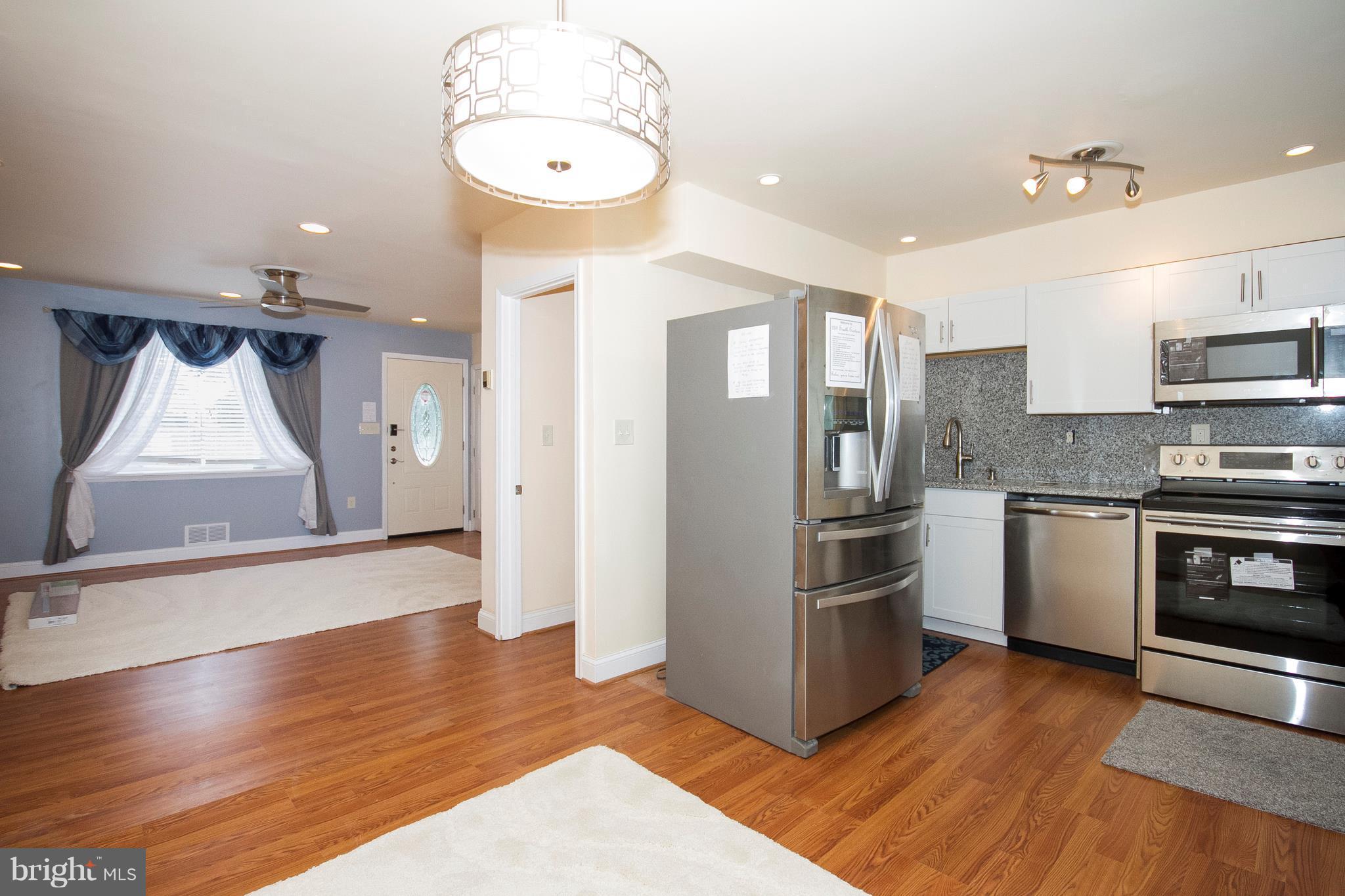259 Southeastern Court Baltimore, MD 21221 - Photo 6 of 17 Dining Room