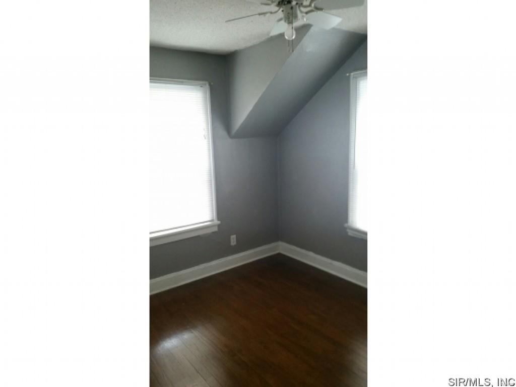 1115 Douglas Street Alton, IL 62002 - Photo 12 of 32