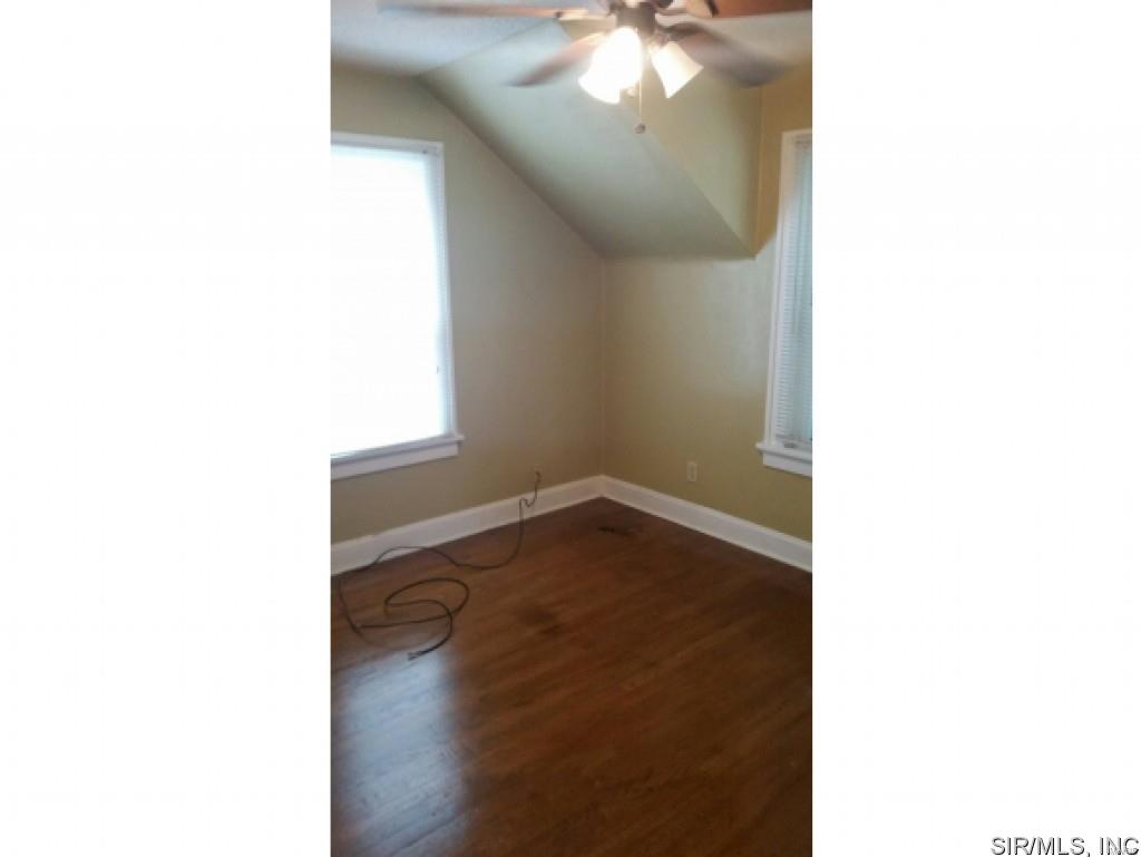 1115 Douglas Street Alton, IL 62002 - Photo 13 of 32