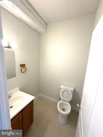 $1,695 | 138 Front Street, Akron, PA 17501