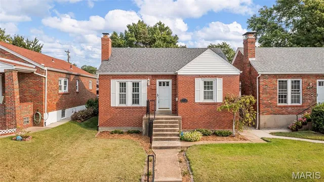 $309,900 | 6709 Lansdowne Avenue, St. Louis, MO 63109