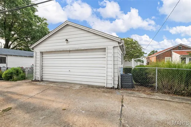 $309,900 | 6709 Lansdowne Avenue, St. Louis, MO 63109