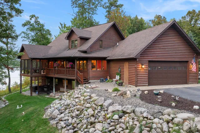 $999,995 | 38277 Moccasin Drive, Crosslake, MN 56442