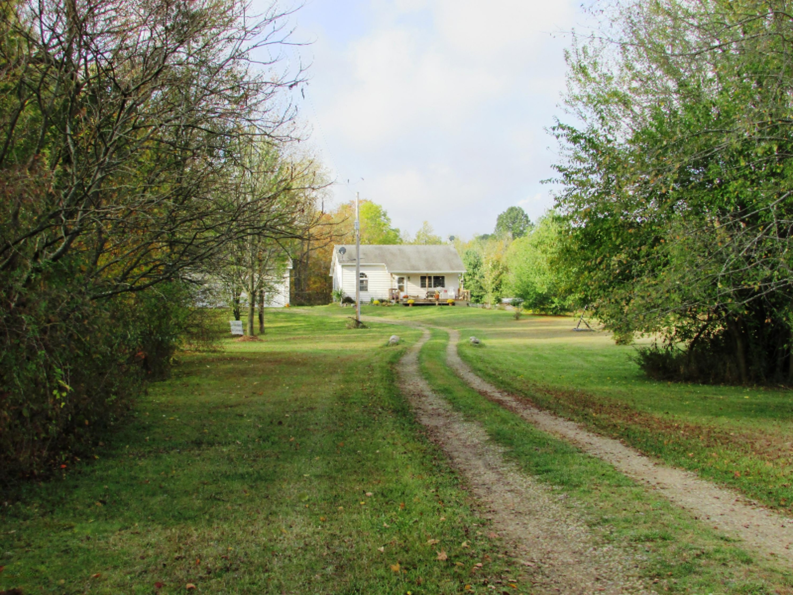 5628 Hill Road Bellevue, MI 49021 - Photo 2 of 22 IMG_0285