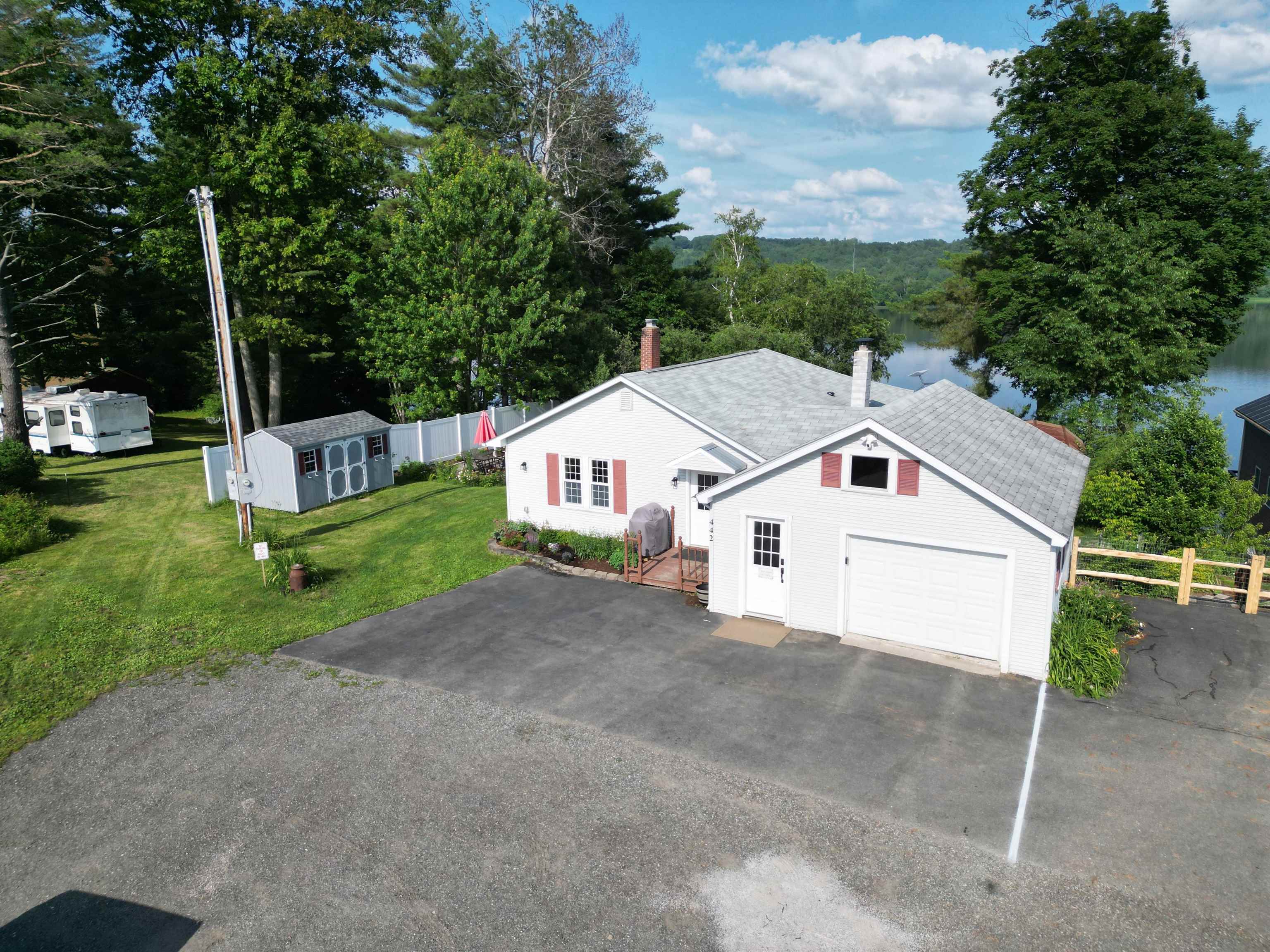 422 Billings Point Newport, VT 05855 - Photo 1 of 35 Gallery Image 1