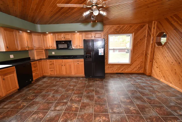 $175,000 | 104 East 5th Street, Earl Park, IN 47942