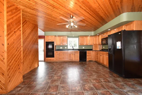 $175,000 | 104 East 5th Street, Earl Park, IN 47942