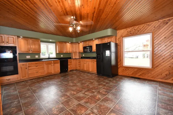 $175,000 | 104 East 5th Street, Earl Park, IN 47942