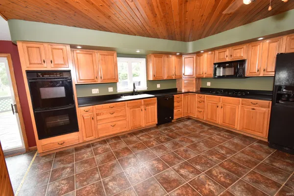 $175,000 | 104 East 5th Street, Earl Park, IN 47942