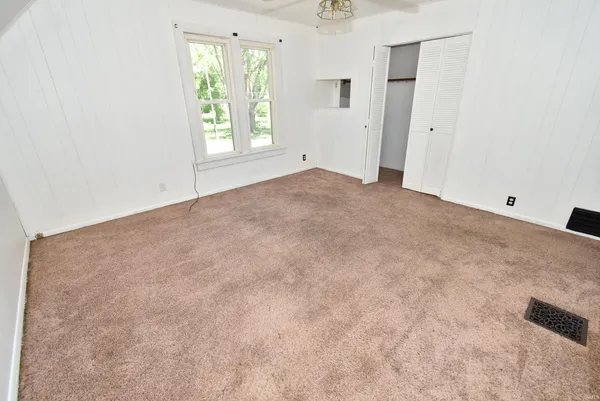 $175,000 | 104 East 5th Street, Earl Park, IN 47942