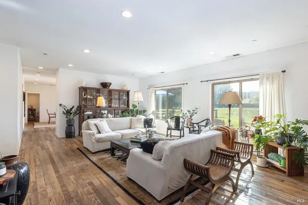 $1,895,000 | 14631 Kinley Drive, Healdsburg, CA 95448