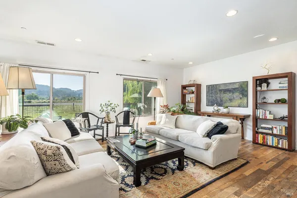 $1,895,000 | 14631 Kinley Drive, Healdsburg, CA 95448