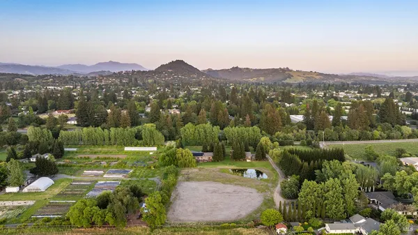 $1,895,000 | 14631 Kinley Drive, Healdsburg, CA 95448