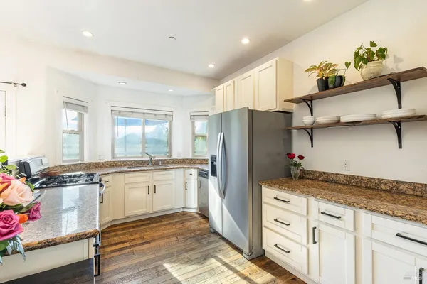 $1,895,000 | 14631 Kinley Drive, Healdsburg, CA 95448