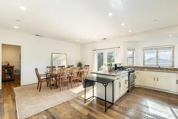 $1,895,000 | 14631 Kinley Drive, Healdsburg, CA 95448