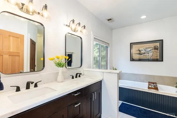 $1,895,000 | 14631 Kinley Drive, Healdsburg, CA 95448