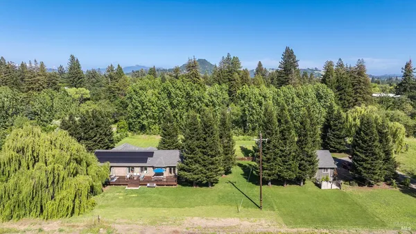 $1,895,000 | 14631 Kinley Drive, Healdsburg, CA 95448