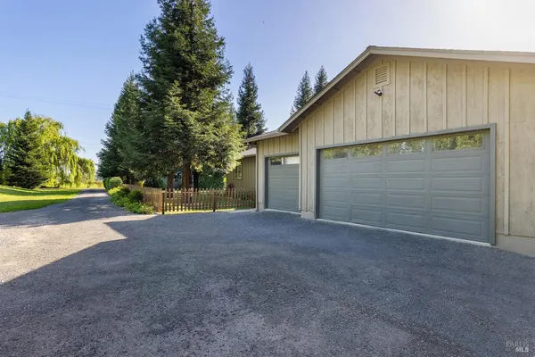 $1,895,000 | 14631 Kinley Drive, Healdsburg, CA 95448