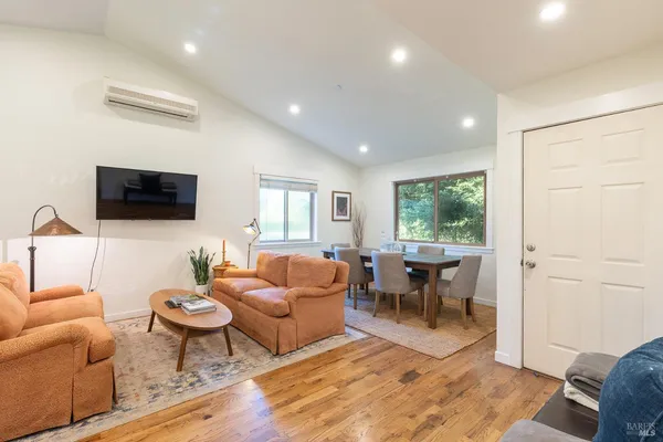 $1,895,000 | 14631 Kinley Drive, Healdsburg, CA 95448