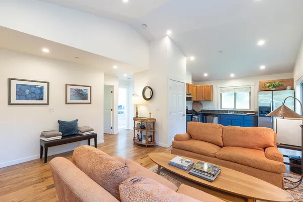 $1,895,000 | 14631 Kinley Drive, Healdsburg, CA 95448