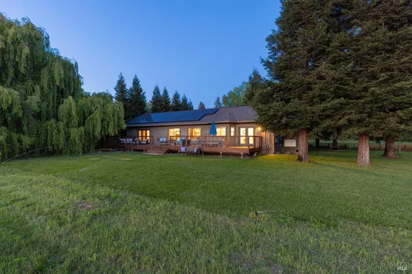 $1,895,000 | 14631 Kinley Drive, Healdsburg, CA 95448