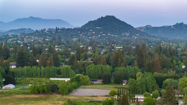 $1,895,000 | 14631 Kinley Drive, Healdsburg, CA 95448