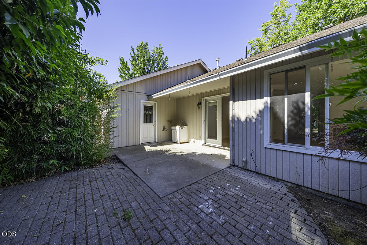 445 Midway Road Medford, OR 97501 - Photo 30 of 33