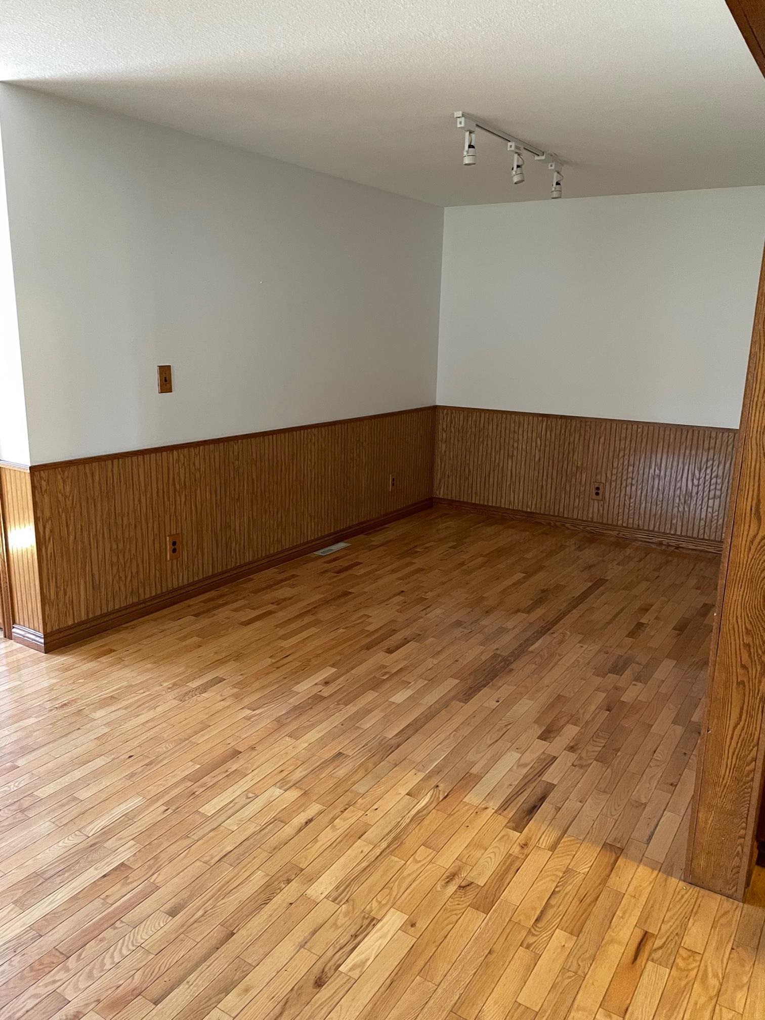 957 West Adams Road St. Louis, MI 48880 - Photo 5 of 20 1899432-4.JPG