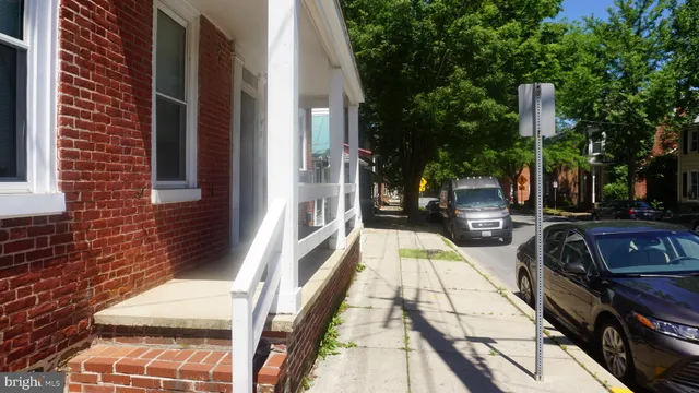 $1,400 | 276 East Main Street, Unit 4, Westminster, MD 21157