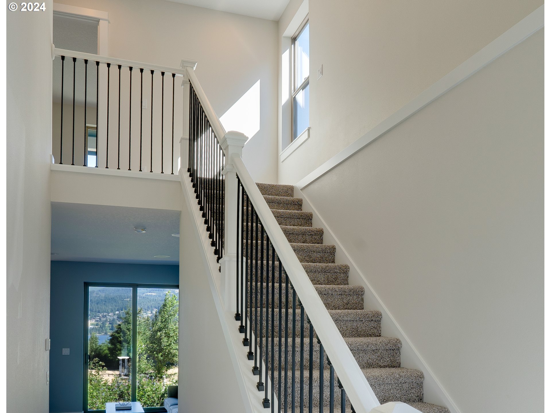 1113 Chinookan Drive Cascade Locks, OR 97014 - Photo 7 of 36