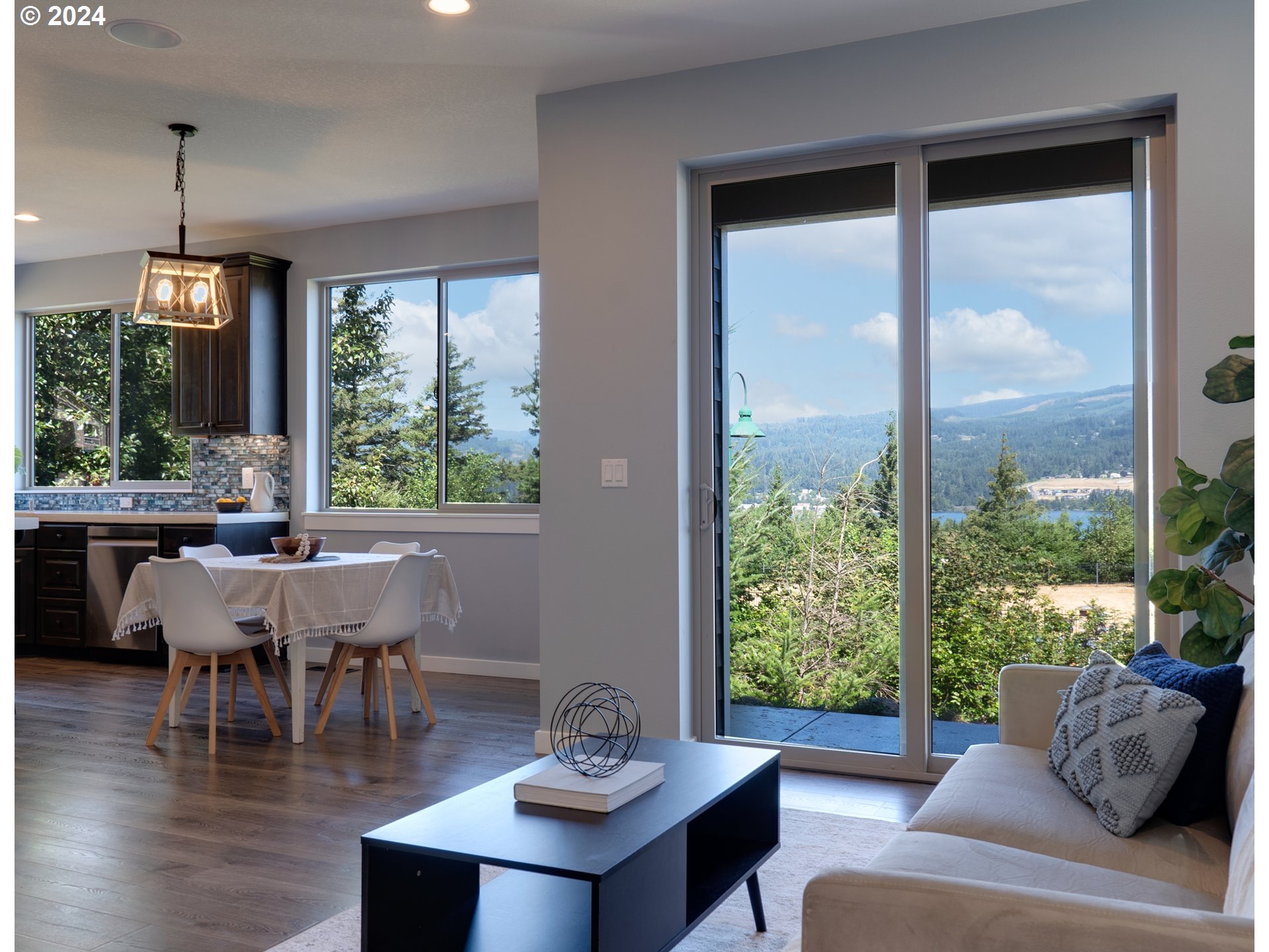 1113 Chinookan Drive Cascade Locks, OR 97014 - Photo 9 of 36