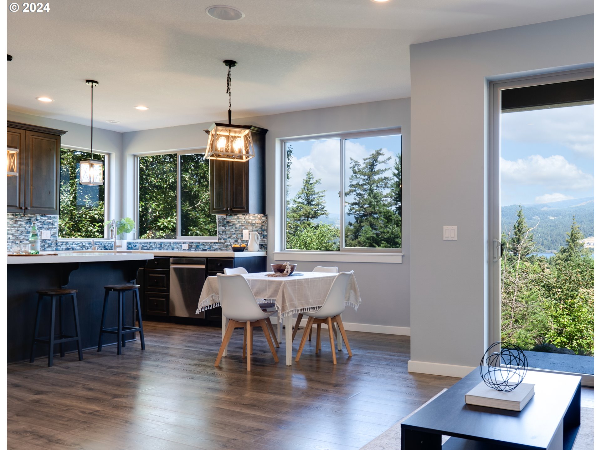 1113 Chinookan Drive Cascade Locks, OR 97014 - Photo 10 of 36