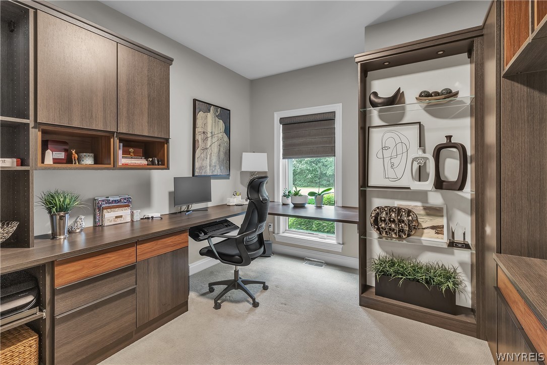 574 North Ellicott Creek Road Amherst, NY 14228 - Photo 30 of 50 4th room/office designed by California Closets.