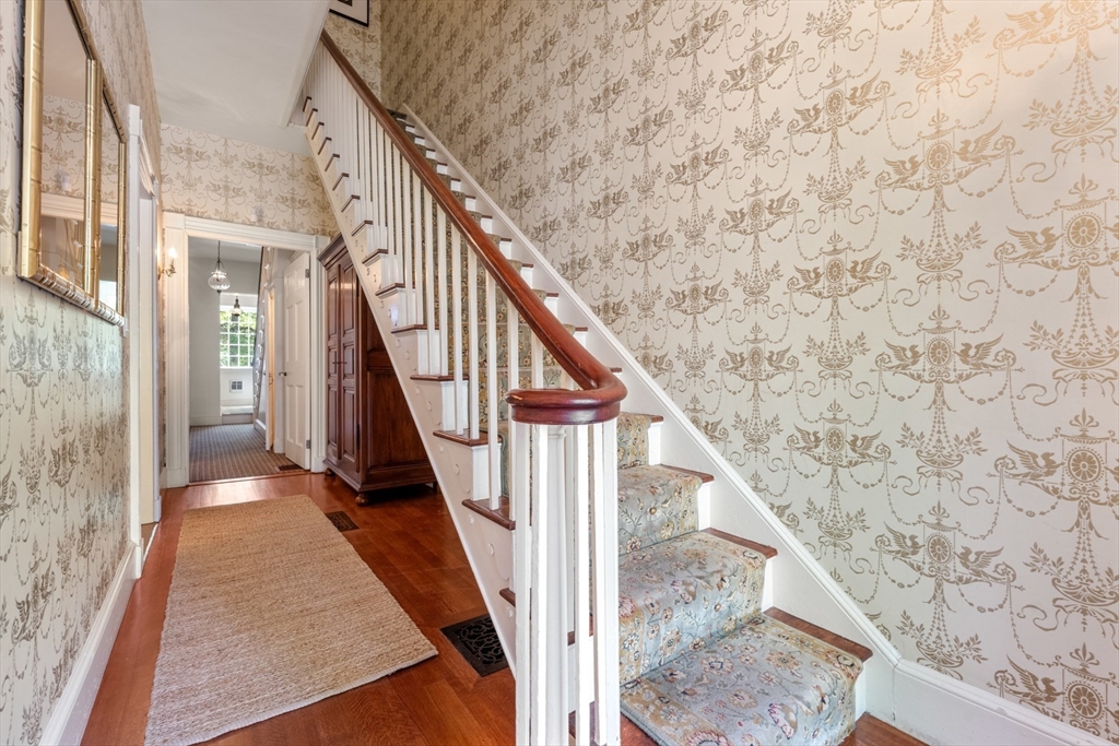 33 Chestnut Street Salem, MA 01970 - Photo 19 of 40