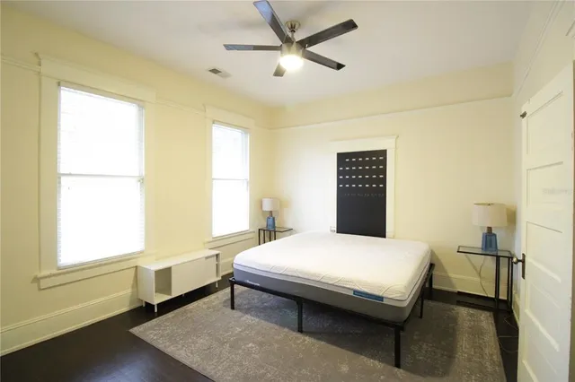 $1,800 | 834 East University Avenue, Gainesville, FL 32601