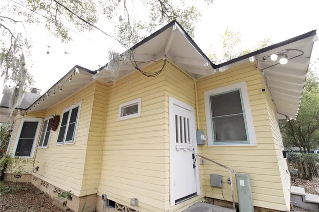 $1,800 | 834 East University Avenue, Gainesville, FL 32601