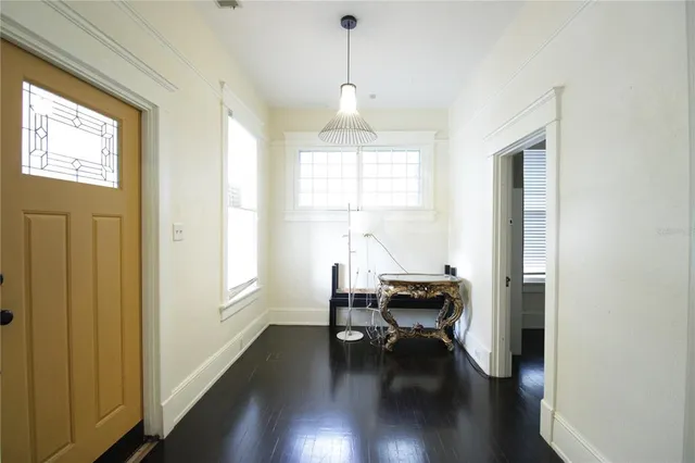 $1,800 | 834 East University Avenue, Gainesville, FL 32601