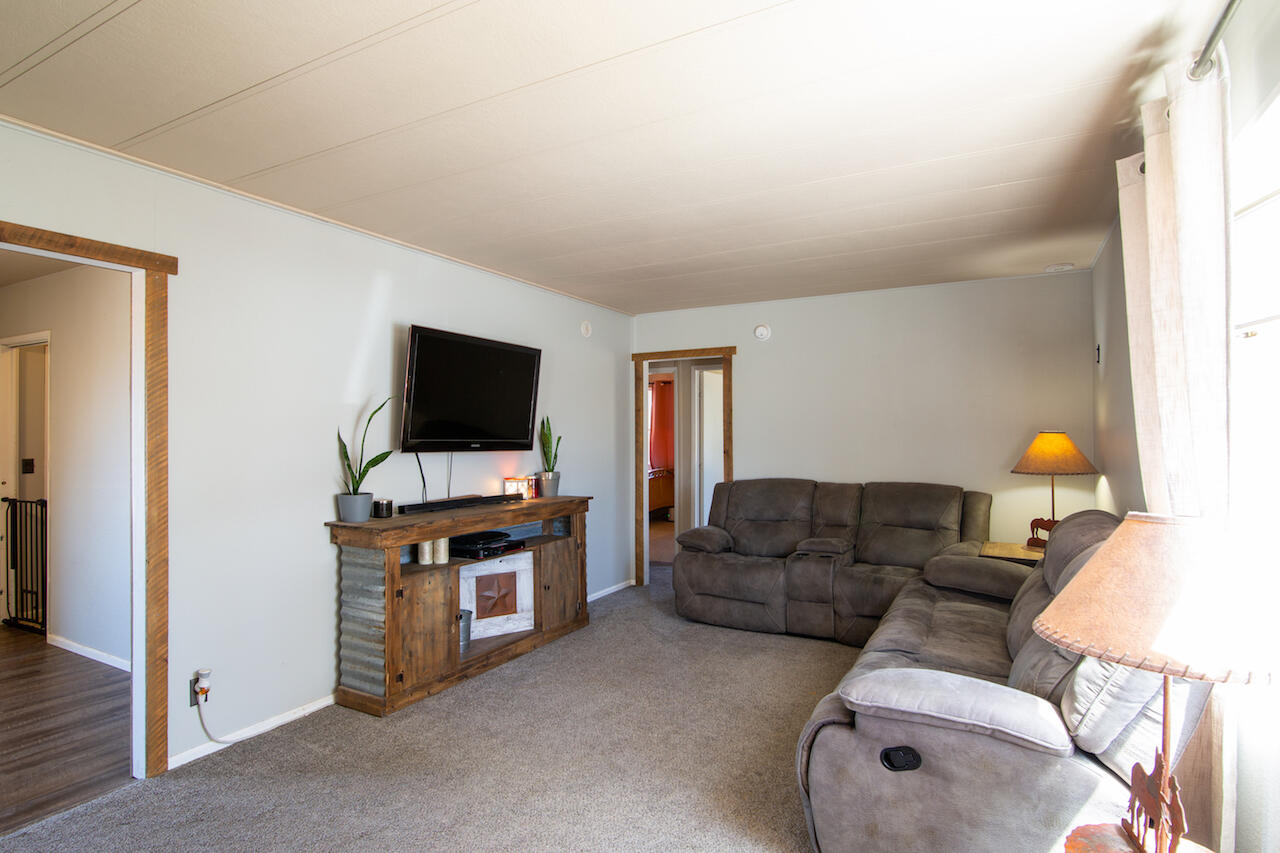 8590 Southwest Shad Road Terrebonne, OR 97760 - Photo 32 of 36 HDR431