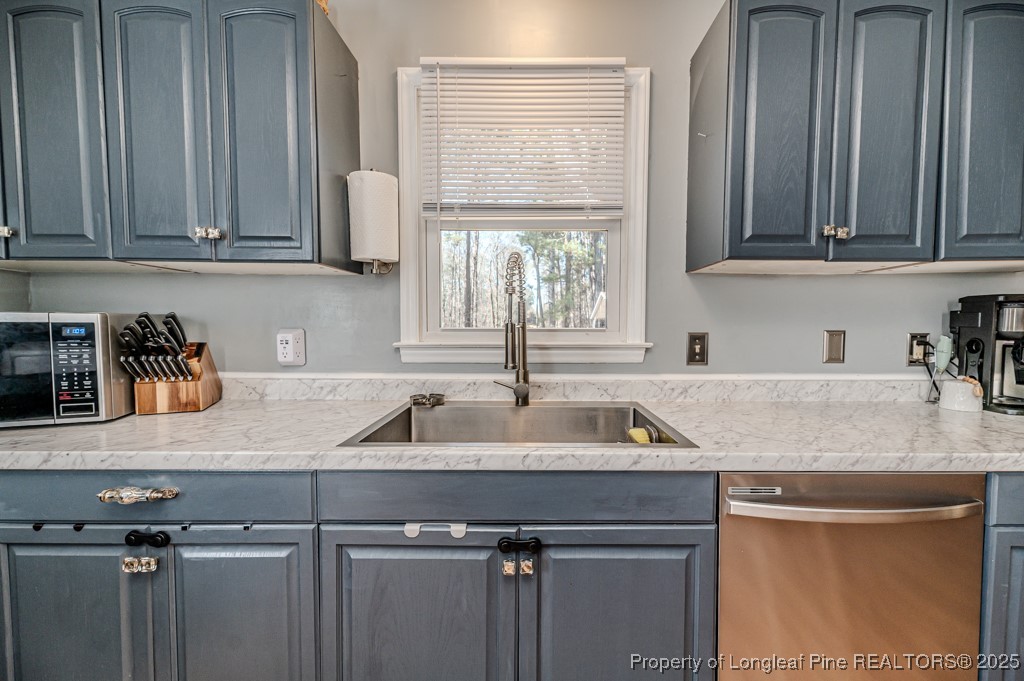 476 Riddle Road Sanford, NC 27330 - Photo 9 of 34