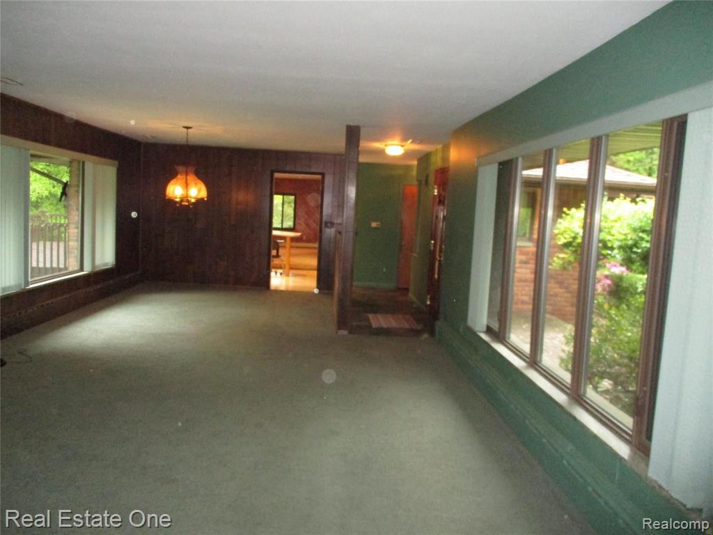 28642 Rollcrest Road Farmington Hills, MI 48334 - Photo 18 of 53