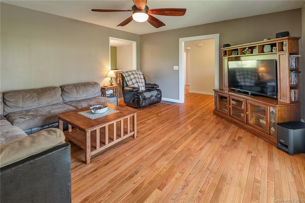 207 Martin Branch Road Leicester, NC 28748 - Photo 6 of 35 Gallery Image 6