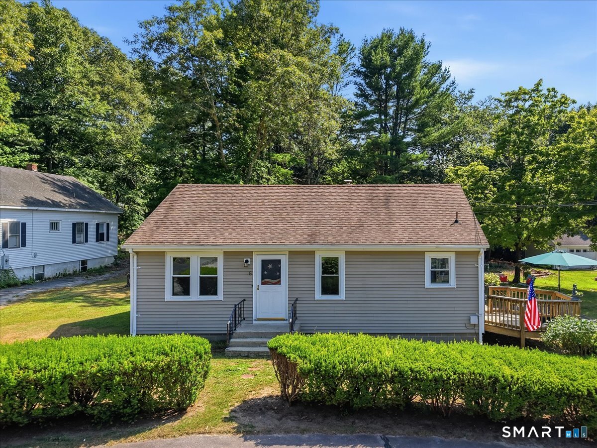 8 Mill Cove Road Ledyard, CT 06335 - Photo 5 of 31