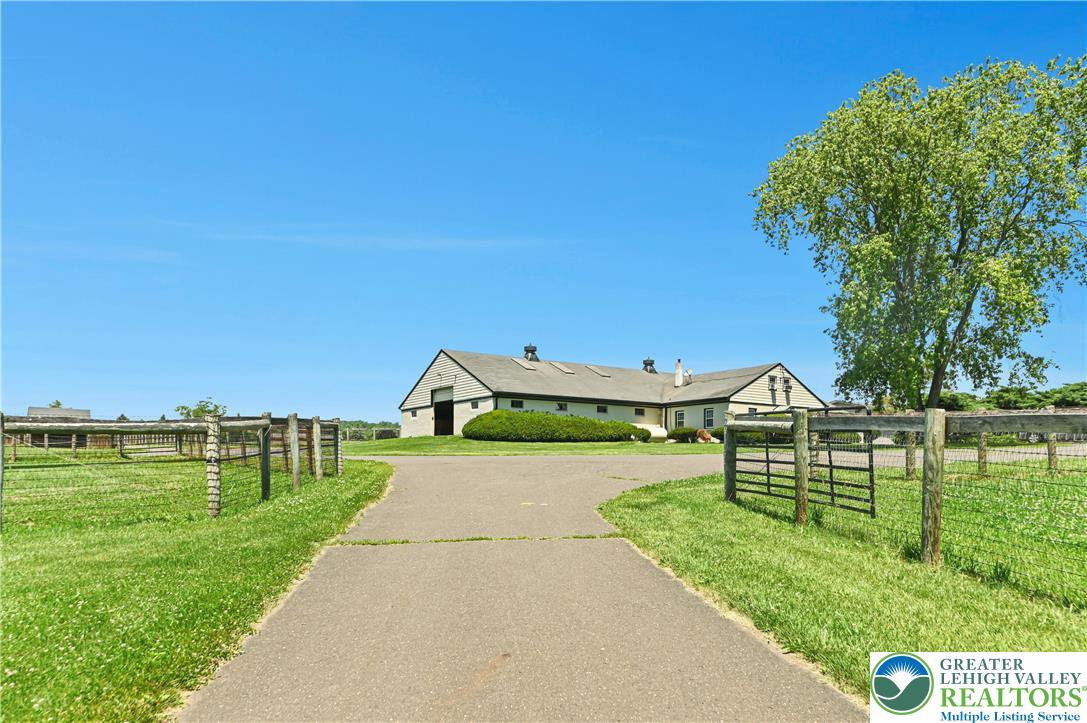 1194 Street Road Buckingham, PA 18938 - Photo 6 of 56