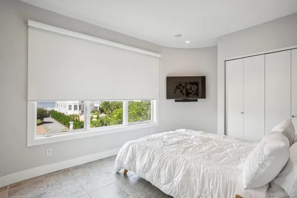 $200,000 | 681 Dune Road, West Hampton Dunes, NY 11978